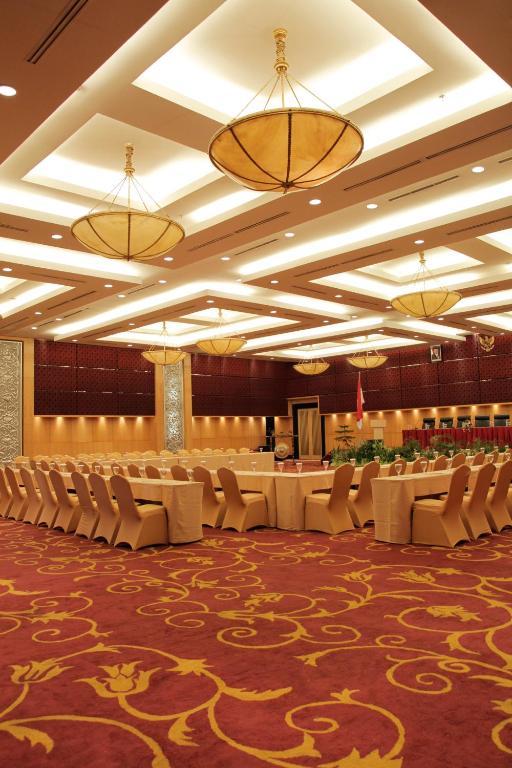 Premier Basko Hotel Padang  Esterno foto