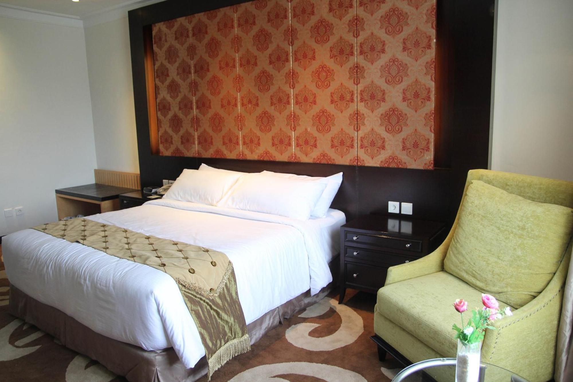 Premier Basko Hotel Padang  Esterno foto