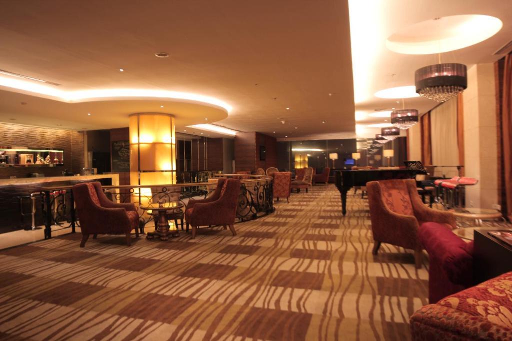 Premier Basko Hotel Padang  Esterno foto