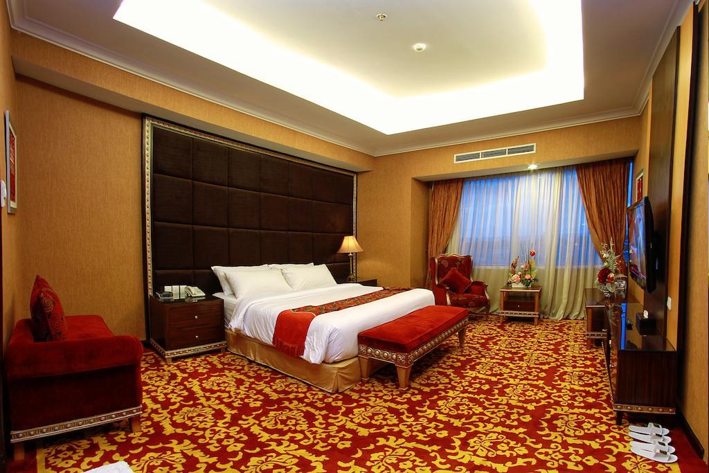 Premier Basko Hotel Padang  Esterno foto