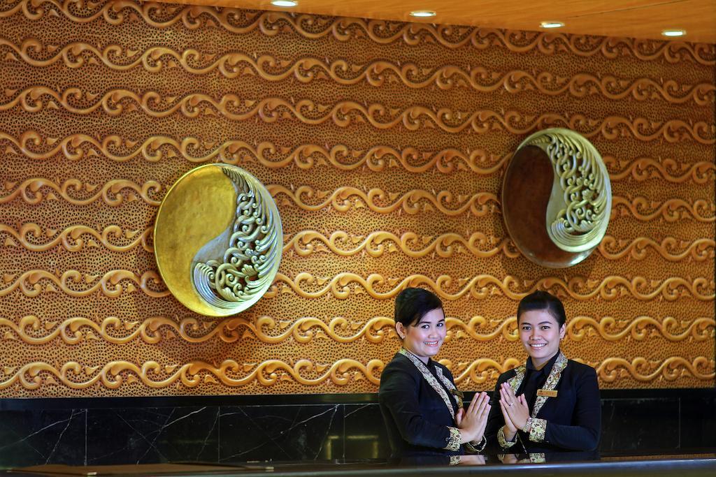 Premier Basko Hotel Padang  Esterno foto