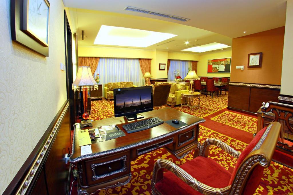 Premier Basko Hotel Padang  Esterno foto