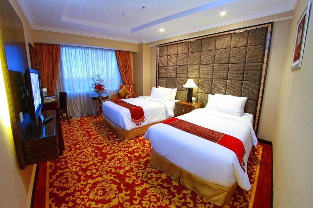 Premier Basko Hotel Padang  Esterno foto